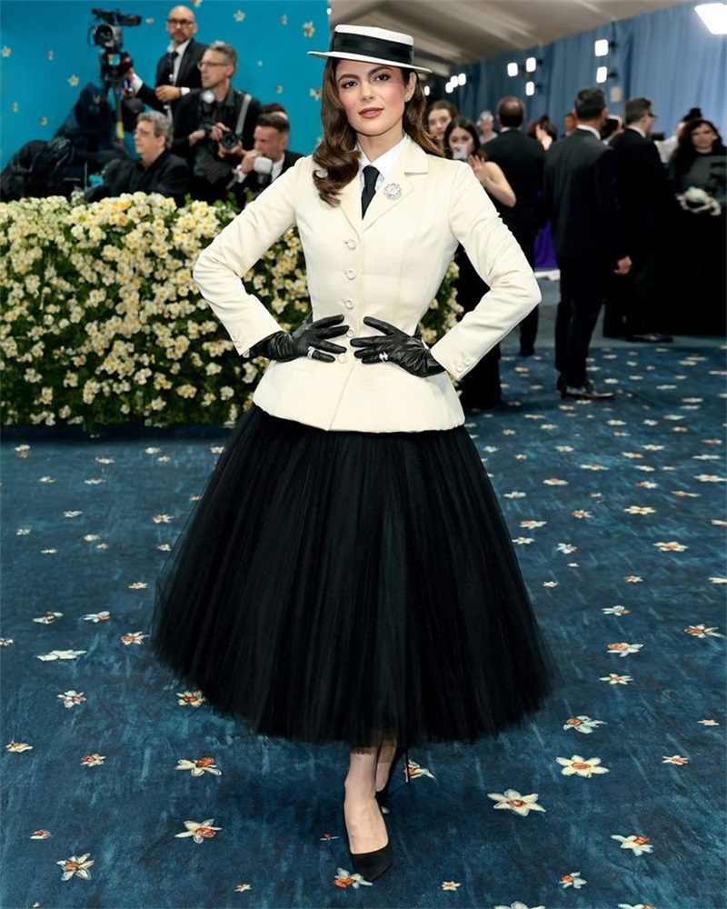 Beyaz Kadın Ofis Takım Elbise  - Women Formal Wear Black And White incelemesi ve fiyatı