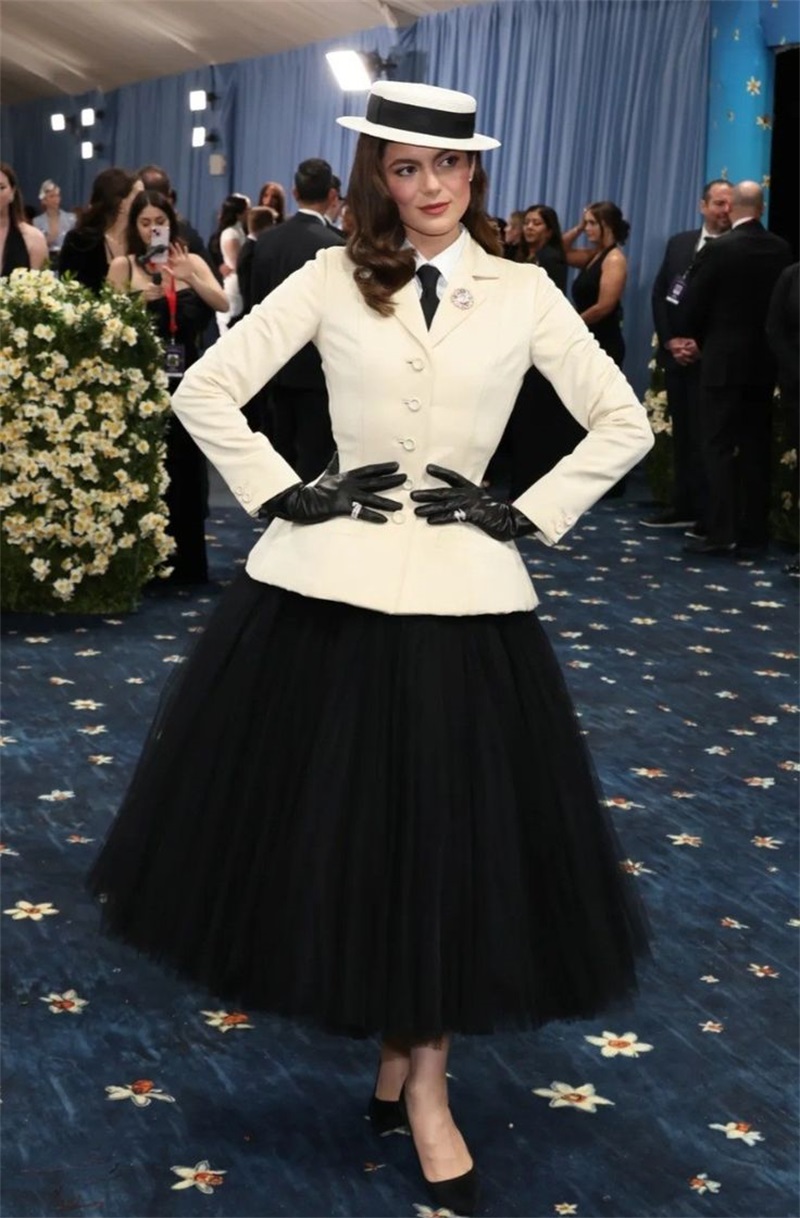 Beyaz Kadın Ofis Takım Elbise  - Women Formal Wear Black And White incelemesi ve fiyatı