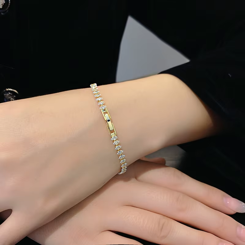 Zarif Altın CZ Bileklik – Resm - Women Luxury Formal Wear incelemesi ve fiyatı